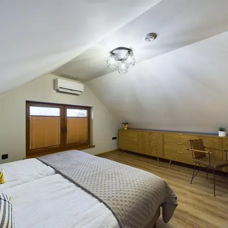 Apartamentysnu, Dom Na Przedmiesciu * 拉多姆
