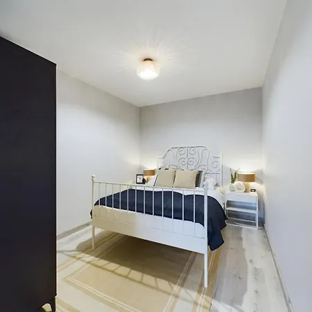 Apartamentysnu, Dom Na Przedmiesciu *