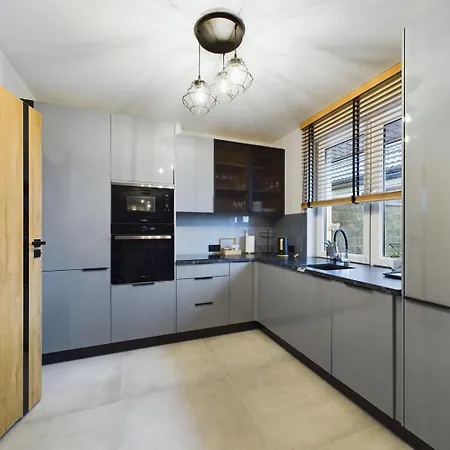 Apartamentysnu, Dom Na Przedmiesciu 拉多姆