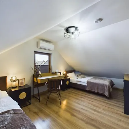 Apartamentysnu, Dom Na Przedmiesciu 度假居