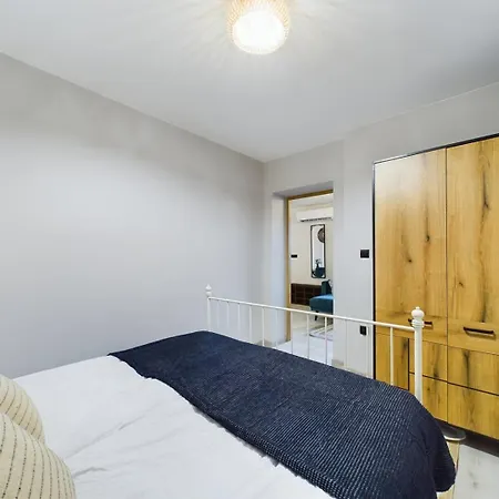 度假居 Apartamentysnu, Dom Na Przedmiesciu
