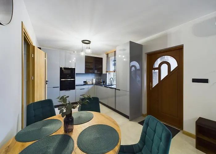 Apartamentysnu, Dom Na Przedmiesciu